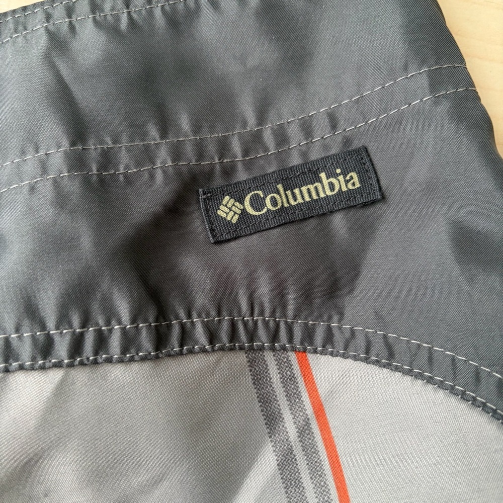 NWT COLUMBIA Gray and Red Plaid Men SZ36 Swim Board Shorts Zippered Pocket Beach - Picture 5 of 9